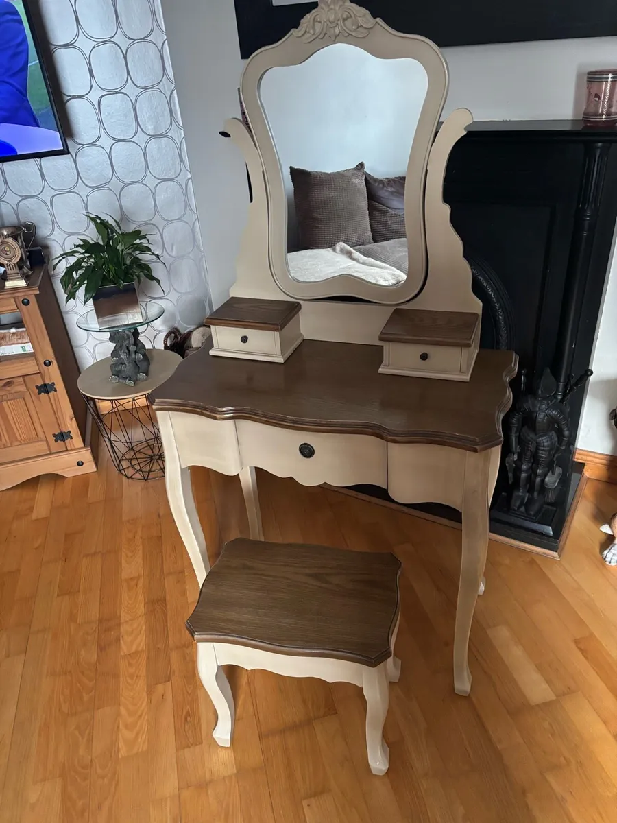 Dresser and seat
