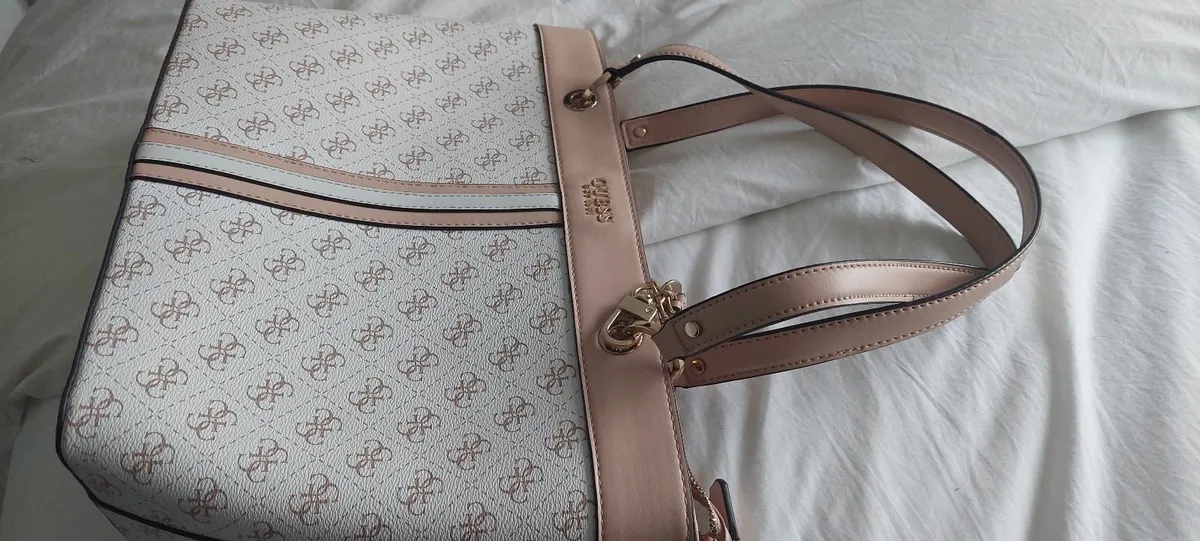 Original Guess bag brand new - Image 4