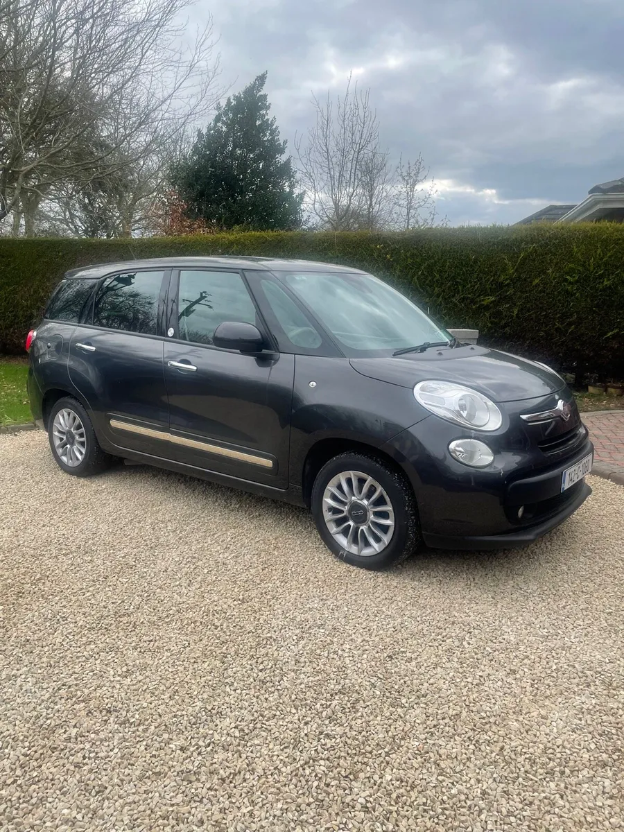 2014 Fiat 500L 7 seater - Image 1