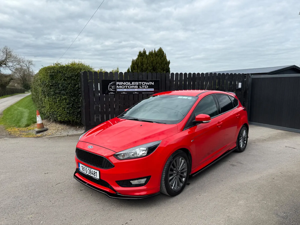 2018 Ford Focus ST Line - Image 3