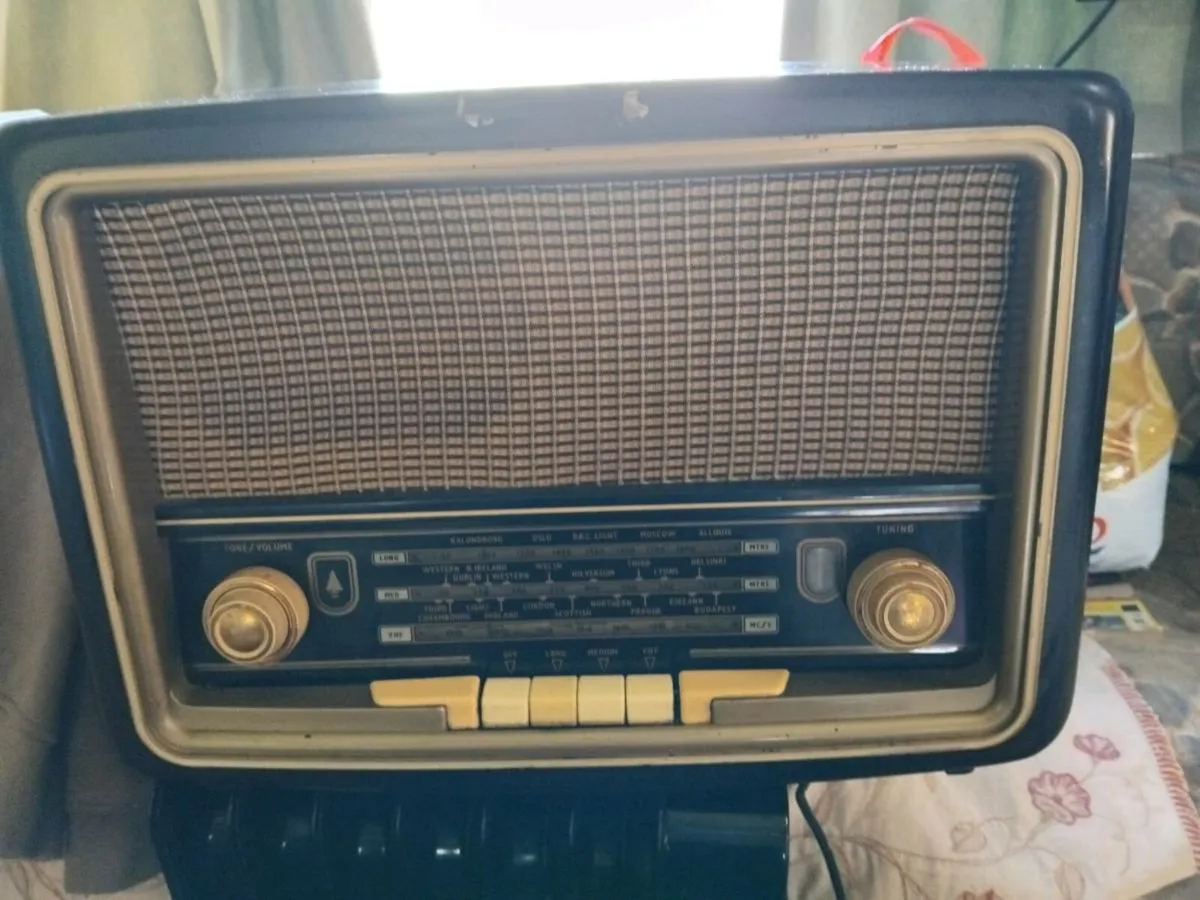 Radio old bush 1950 good condition see photo