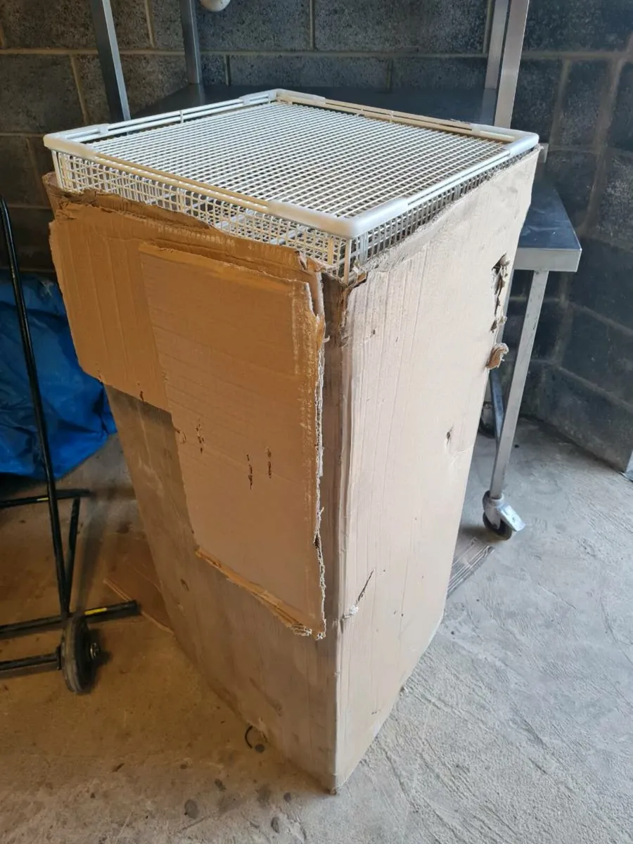 Brand New Glasswasher Baskets / Trays x9 - Image 2