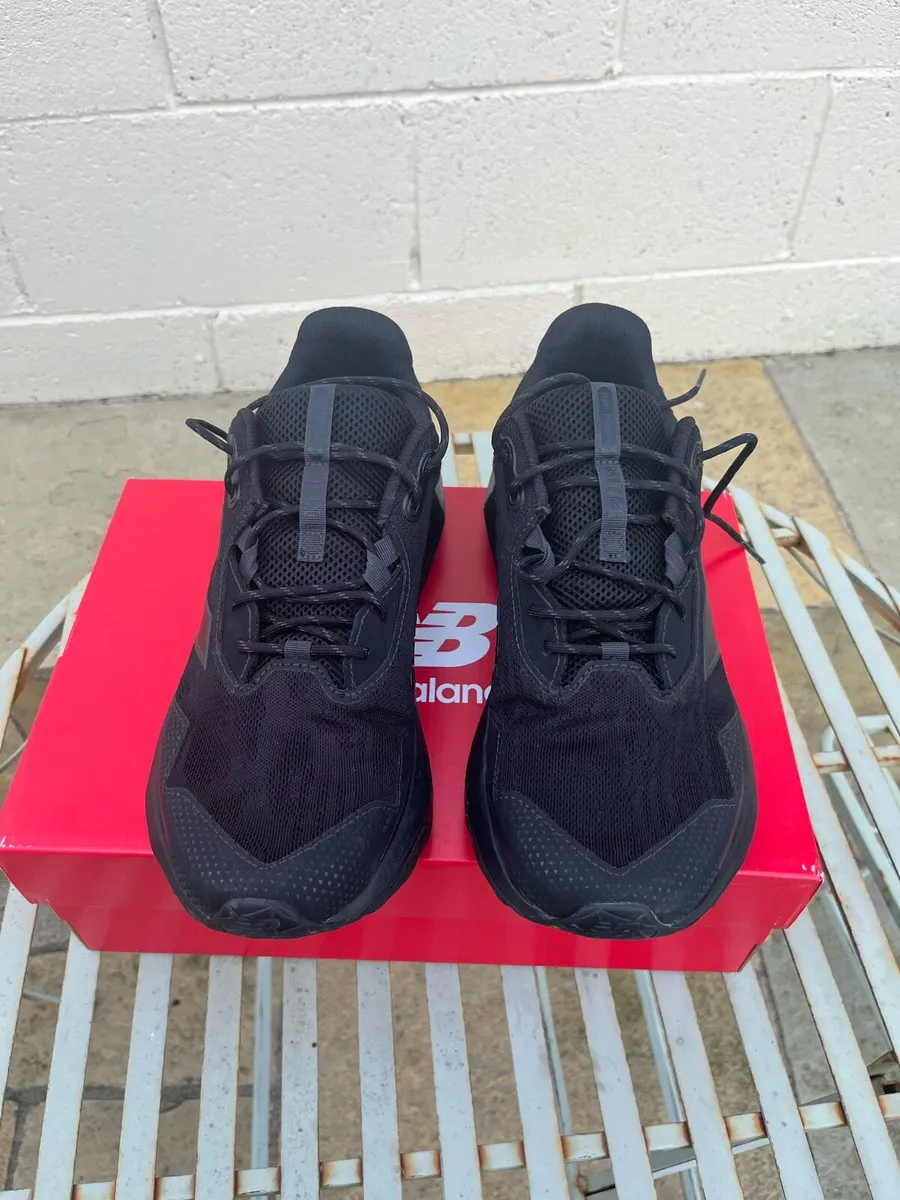 Mens Running Shoes - Image 1