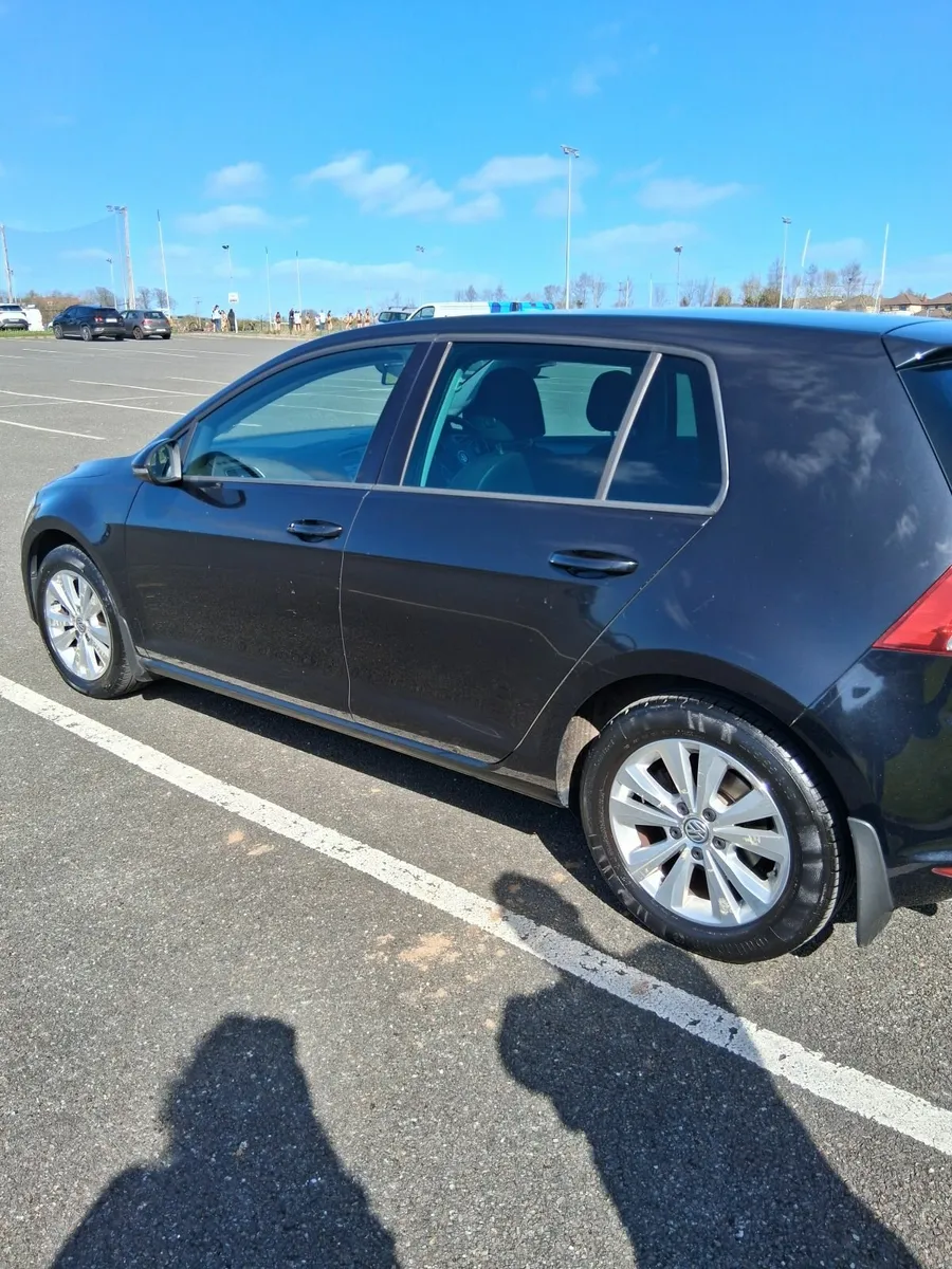 2015 Volkswagen Golf - Image 2