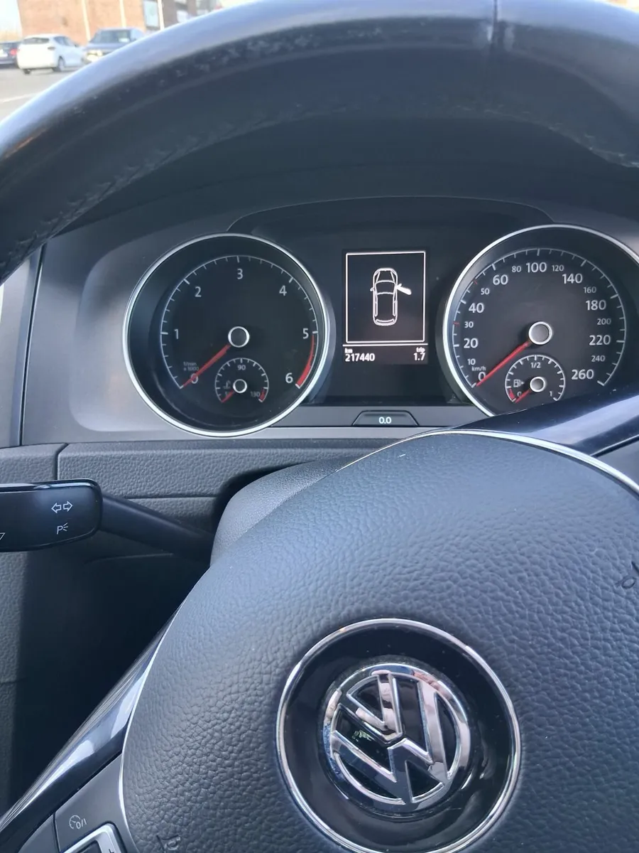 2015 Volkswagen Golf - Image 3