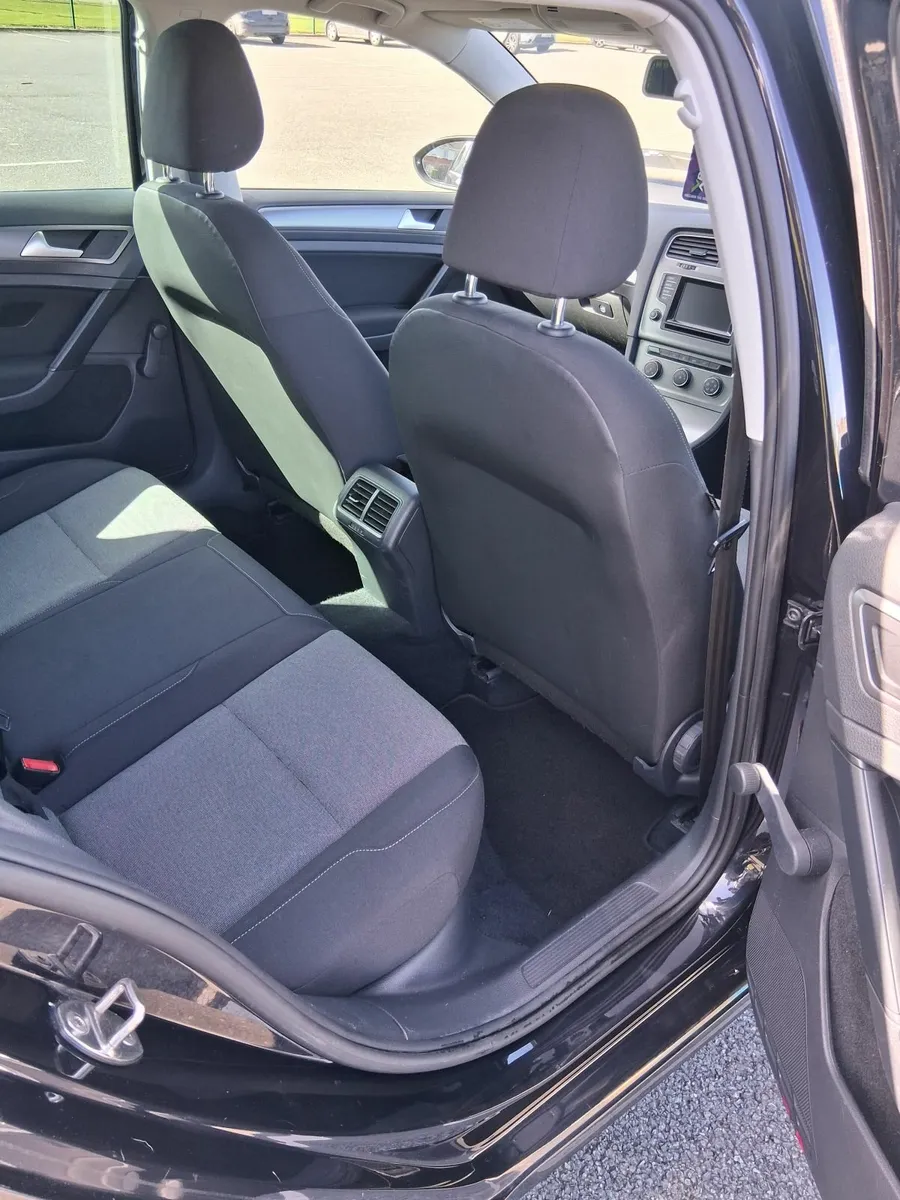 2015 Volkswagen Golf - Image 4
