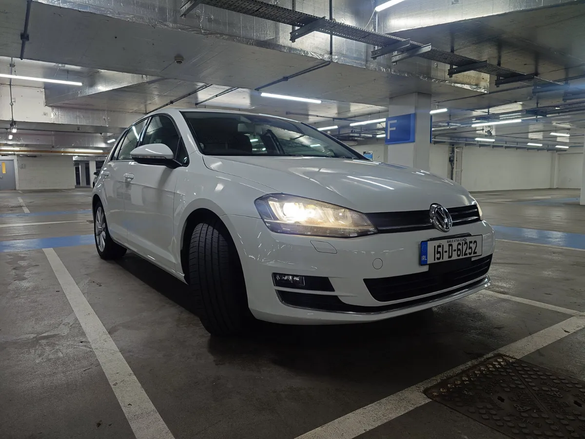 Volkswagen Golf 2015 Highline DSG Auto Carplay - Image 3