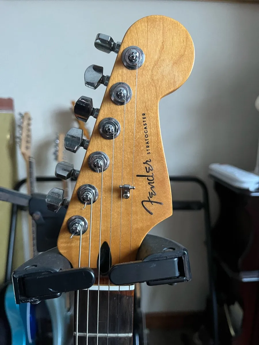 Fender Player Plus Strat - Image 3
