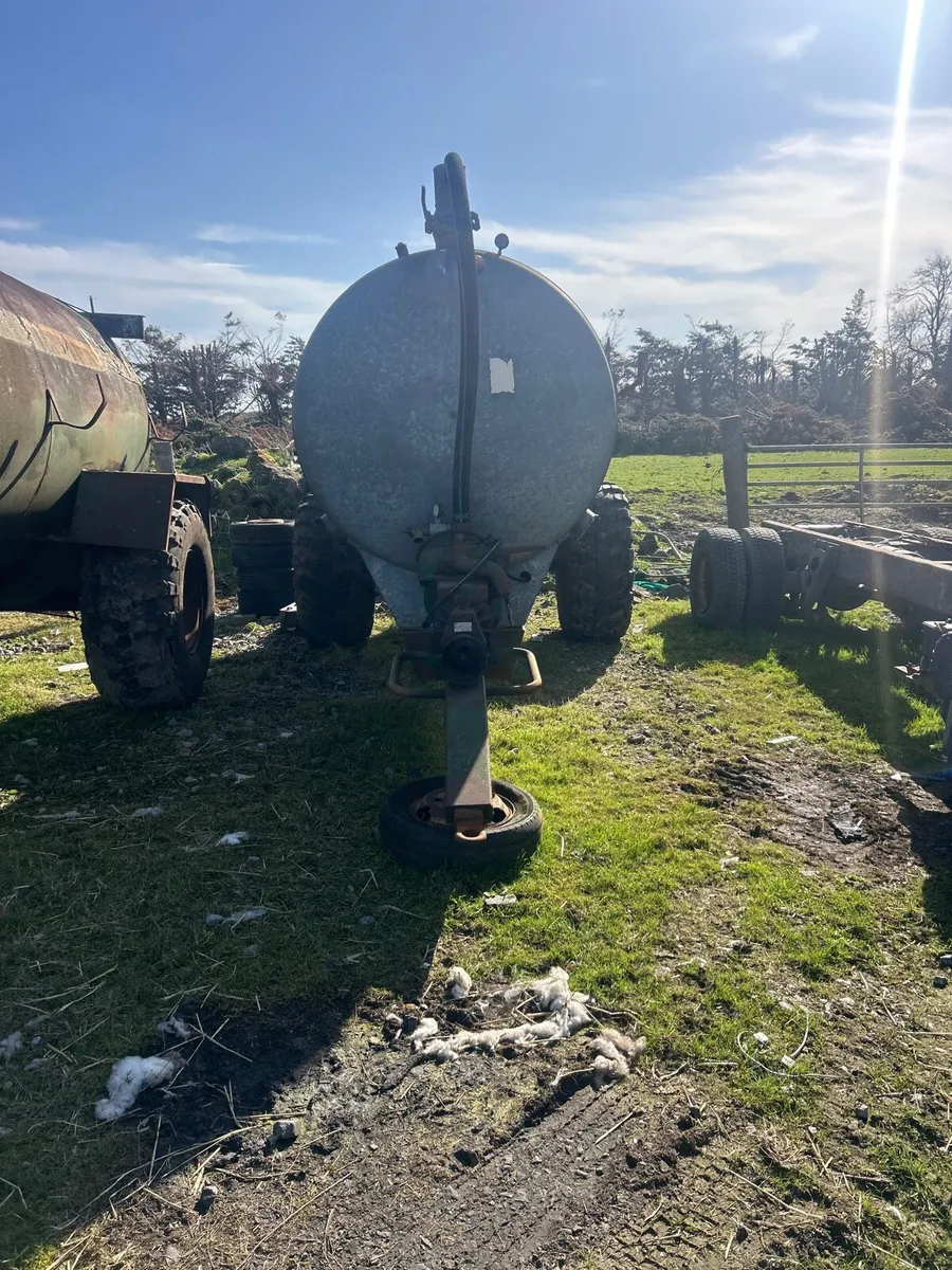 2 x slurry tanks - Image 2