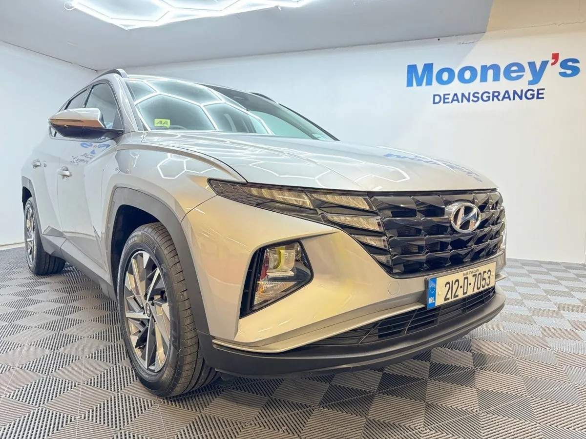 Hyundai Tucson 2WD Executive  Diesel 1 Owner Low - Image 1