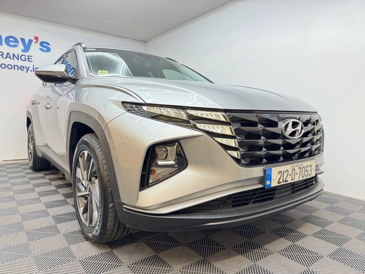 Hyundai Tucson 2WD Executive  Diesel 1 Owner Low - Image 3