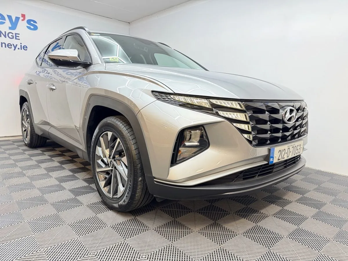 Hyundai Tucson 2WD Executive  Diesel 1 Owner Low - Image 4