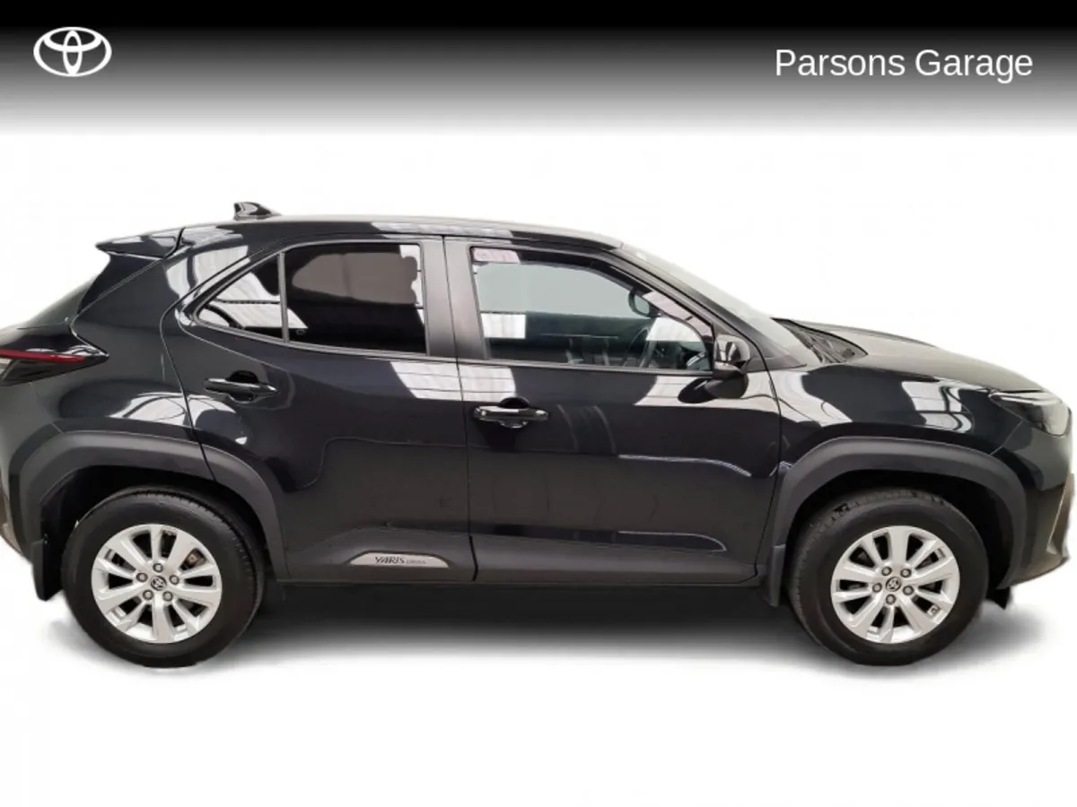 Toyota Yaris CR CROSS LUNA 4DR AUTO - Image 2