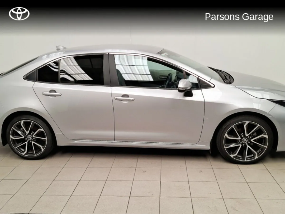 Toyota Corolla COROLLA HYBRID SOL SALOON - Image 2