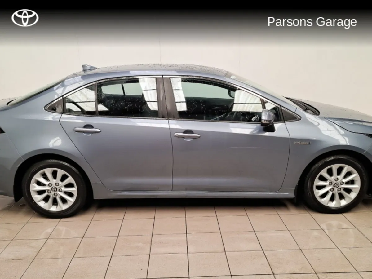 Toyota Corolla HYB LUNA SALOON 4DR AUTO - Image 4