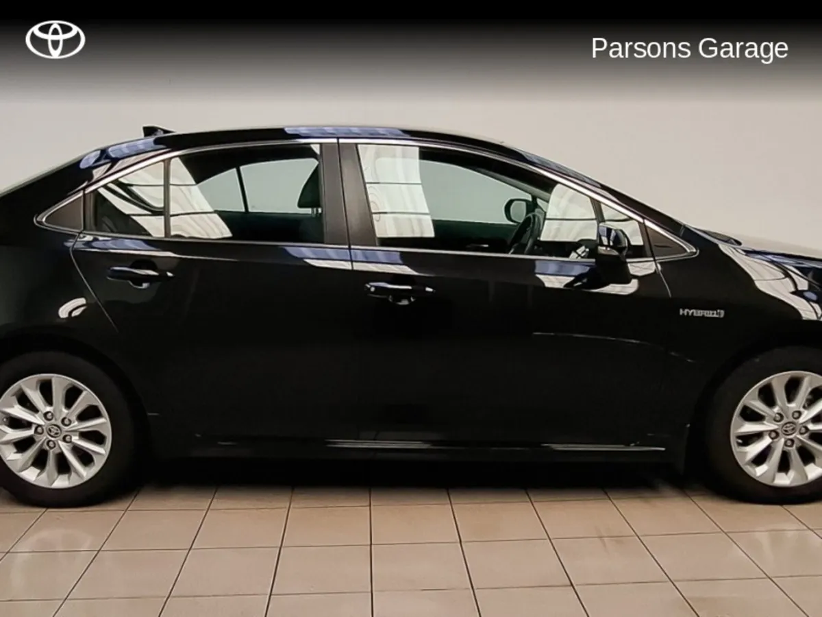 Toyota Corolla COROLLA HYB LUNA SALOON - Image 2