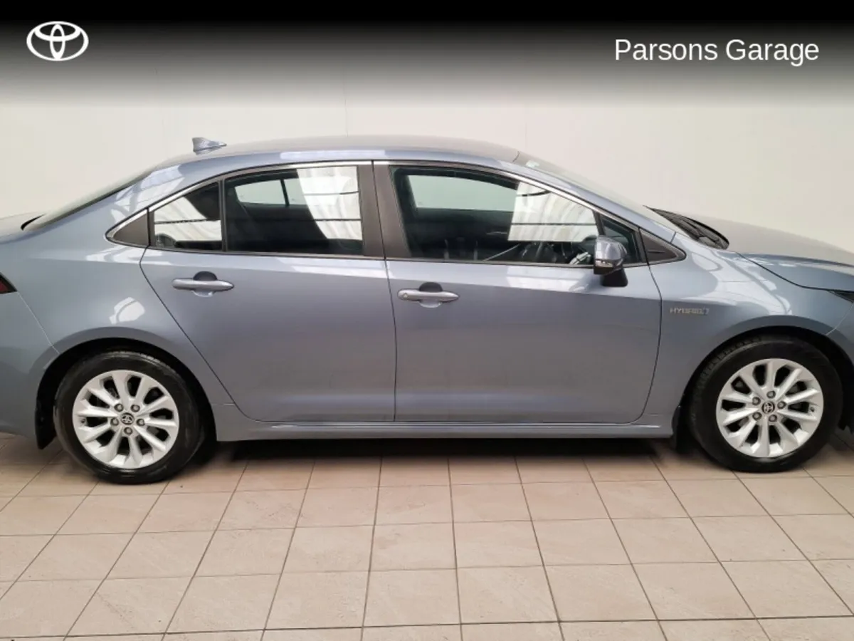 Toyota Corolla HYB LUNA SALOON 4DR AUTO - Image 4