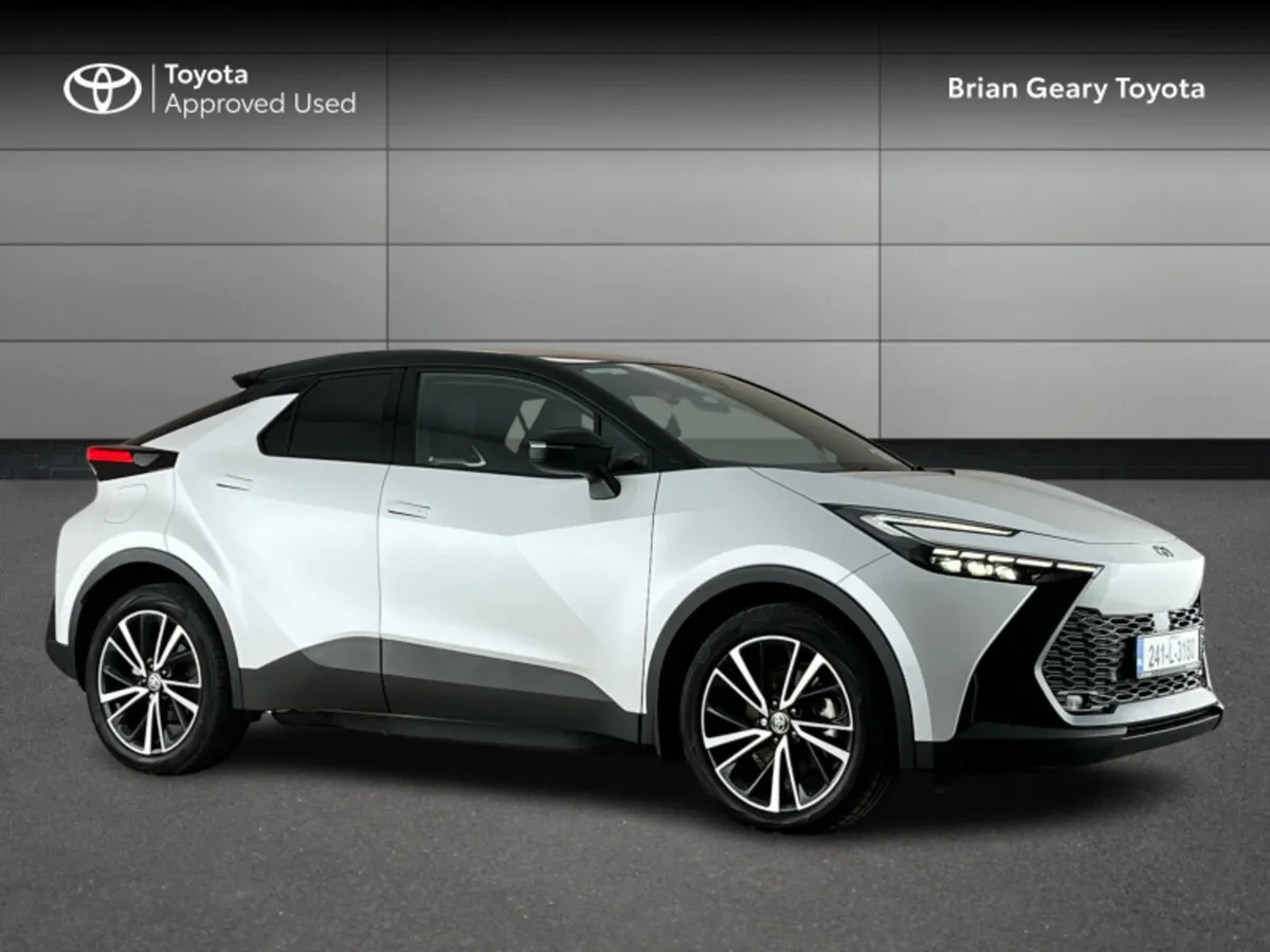 Toyota C-HR C-HR PHEV SOL - Image 1