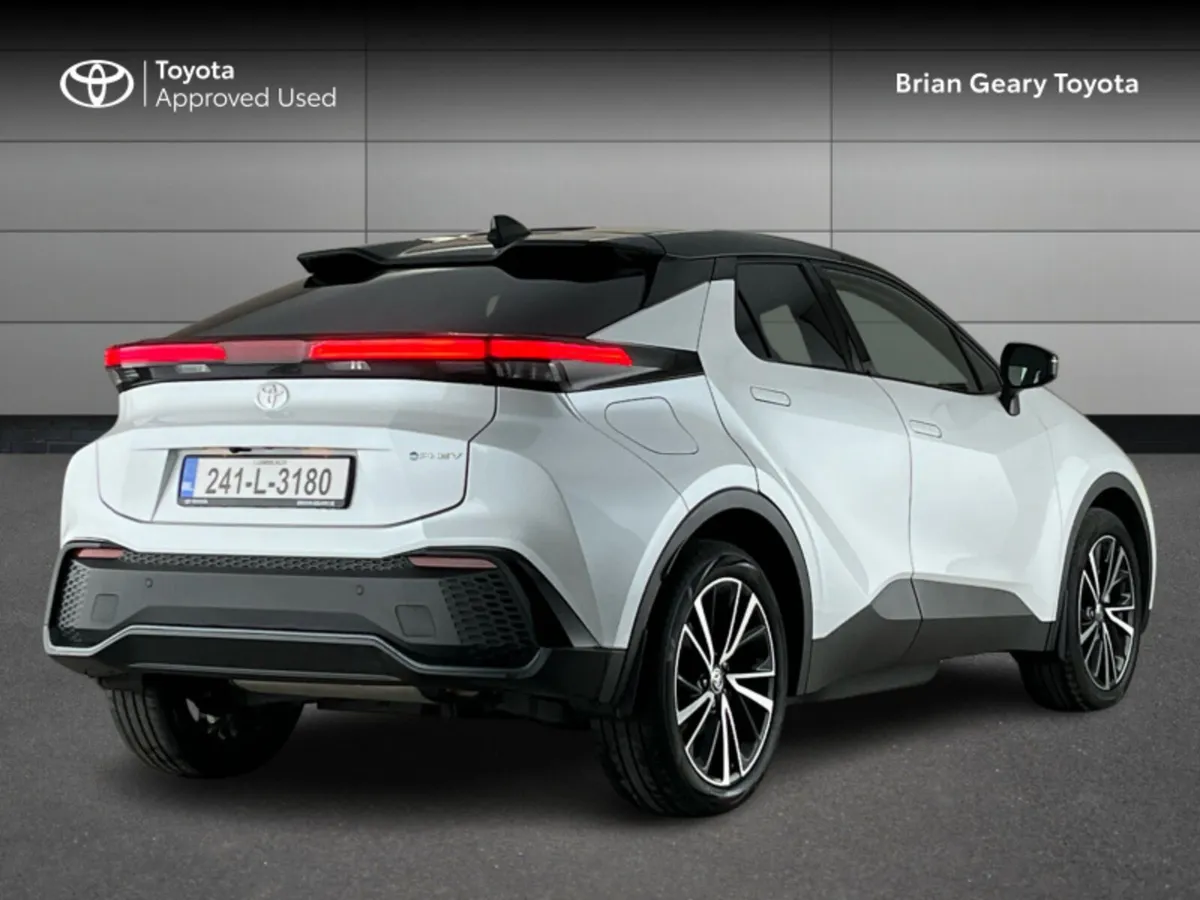 Toyota C-HR C-HR PHEV SOL - Image 2