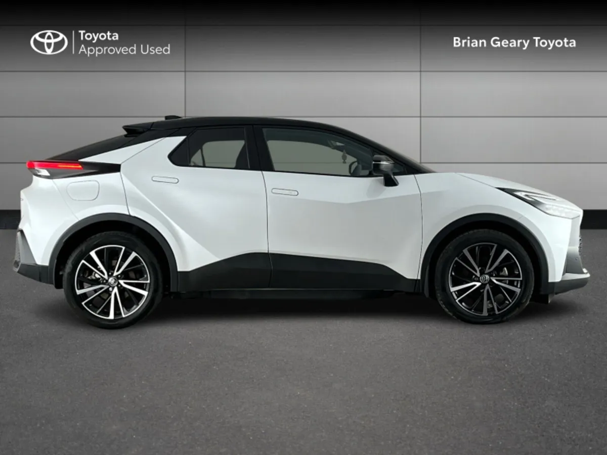 Toyota C-HR C-HR PHEV SOL - Image 3