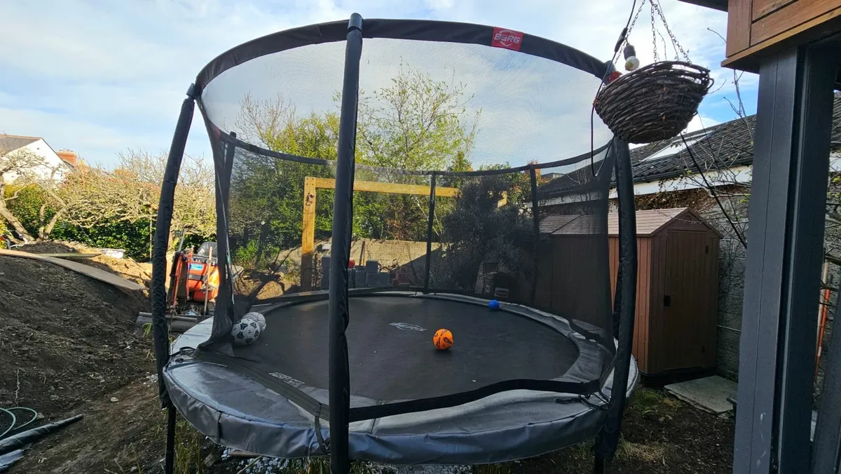 Trampoline - Image 2