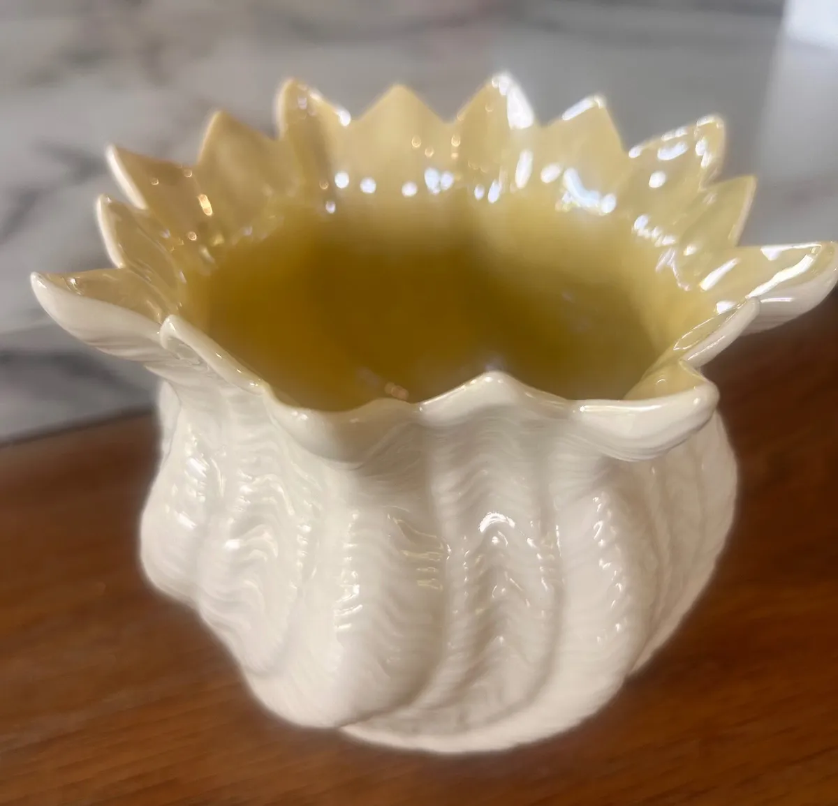 Belleek vase - Image 1