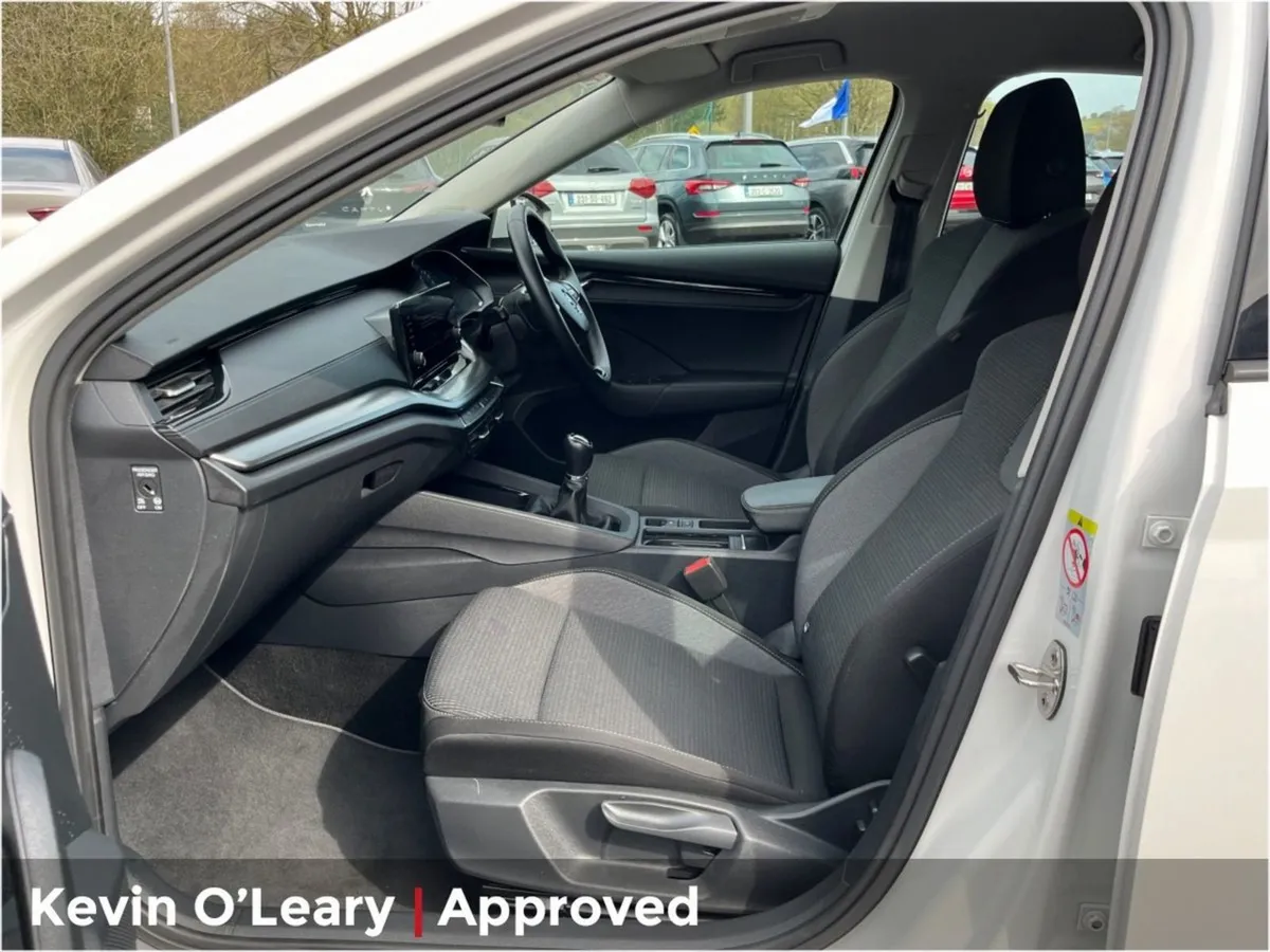 Skoda Octavia Octavia AMB 2.0tdi 115HP 5DR - Image 4