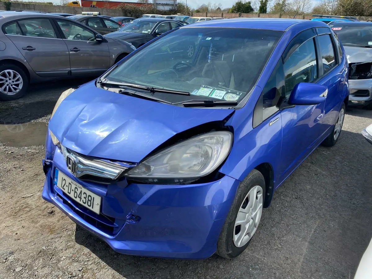 Honda fit 2012! Light frontal!  Driving - Image 2