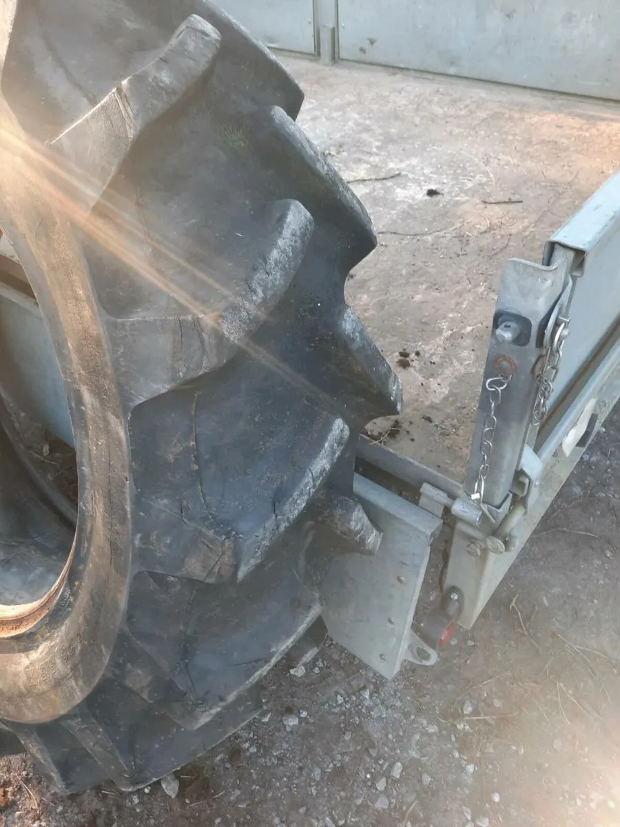Michelin 14.9 r28 - Image 4
