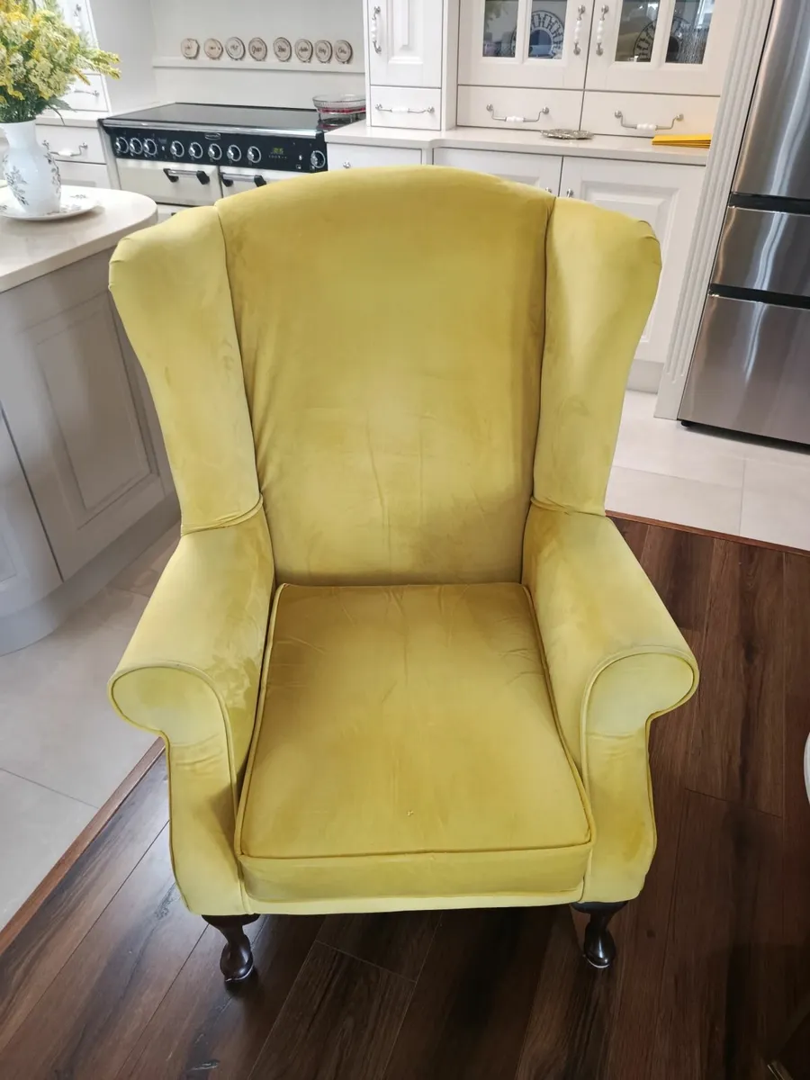 Couch and chairs - Image 4