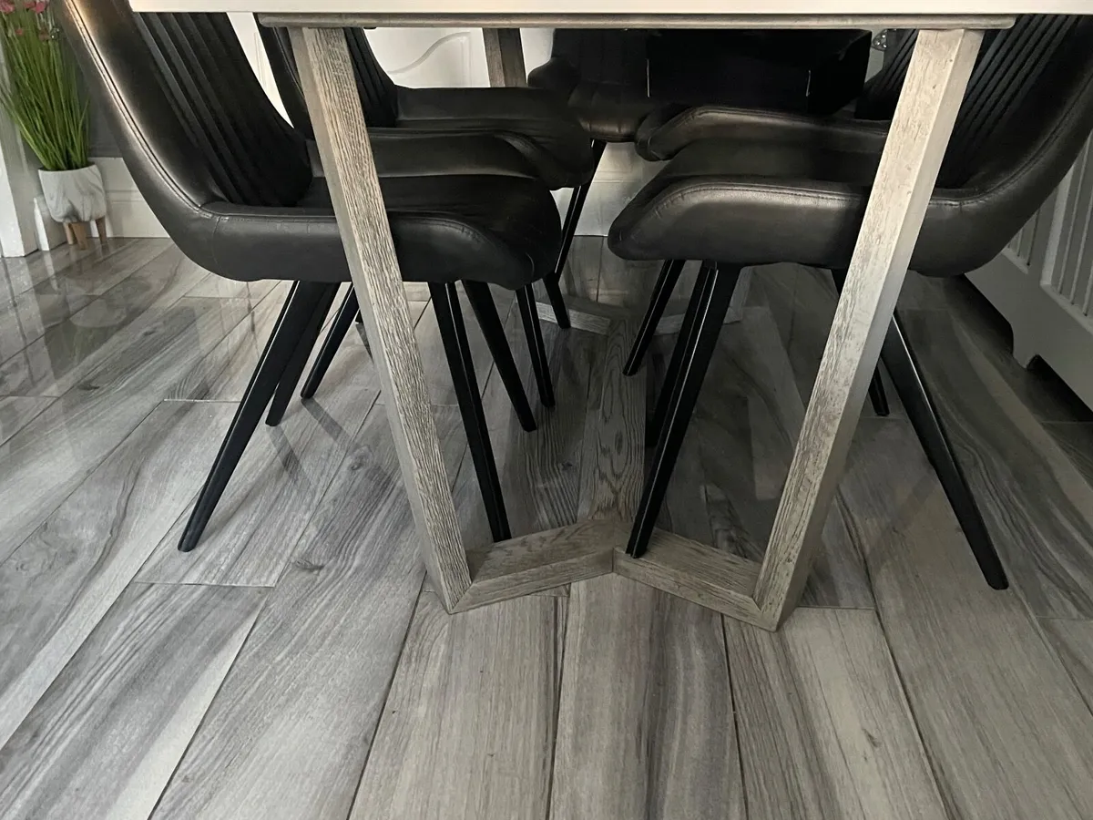 Kitchen dining table - Image 2