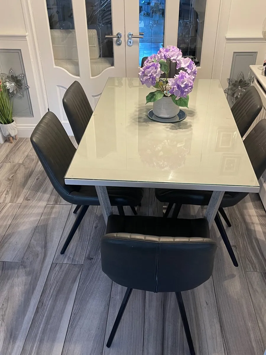 Kitchen dining table - Image 4