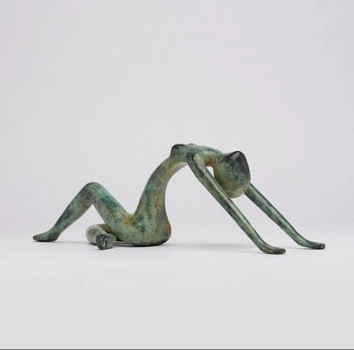 Minimalist Posing Lady - Patinated Bronze - Image 2
