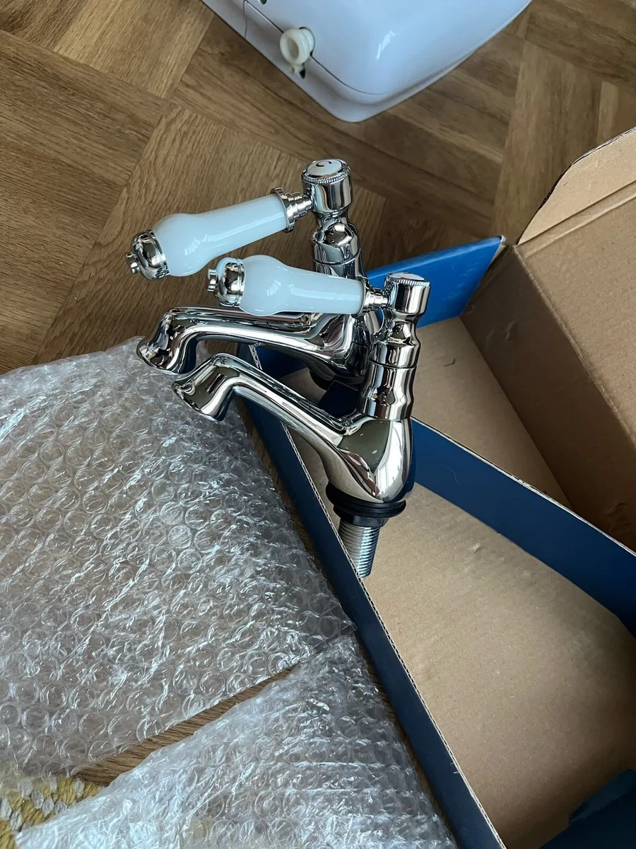Sonas traditional sink taps - Image 3