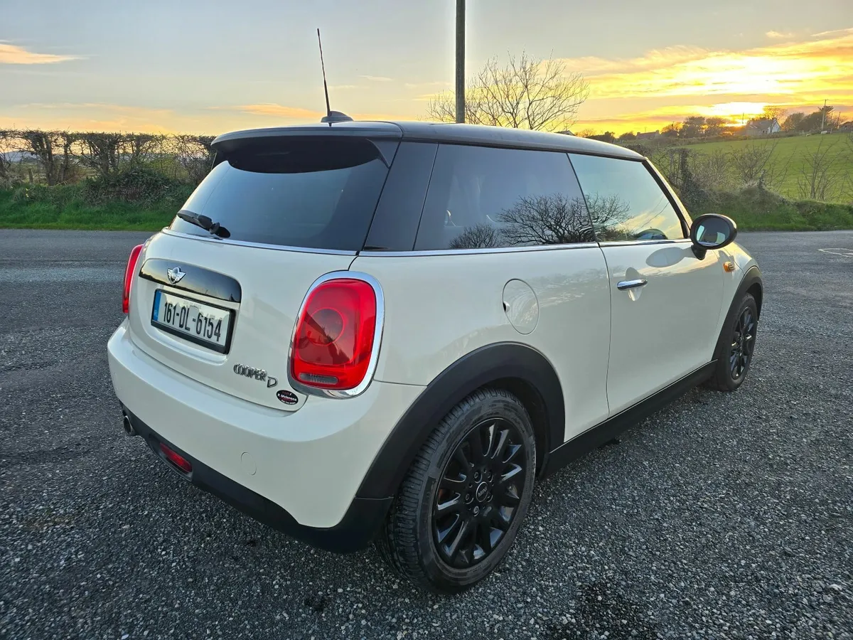 Mini Cooper D 1.5 2016 - Image 4