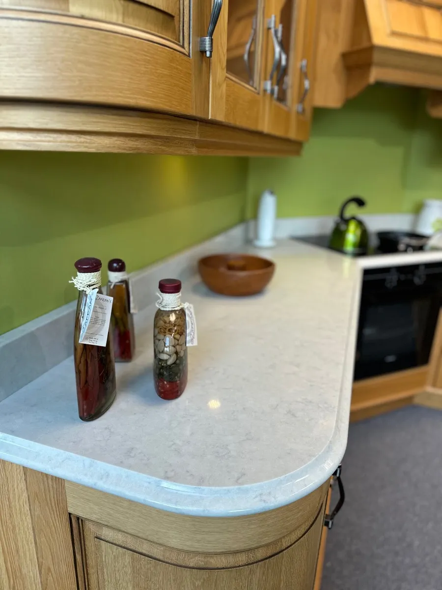 Showroom Display Kitchen - Image 3