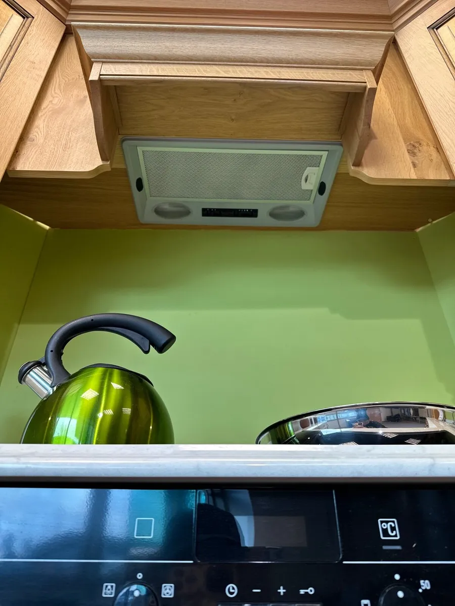 Showroom Display Kitchen - Image 4
