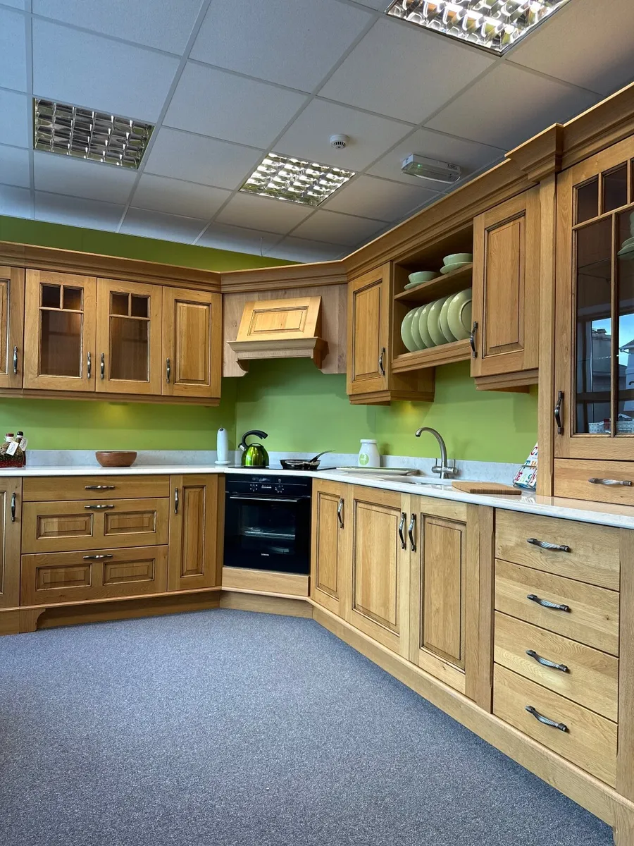 Showroom Display Kitchen - Image 1