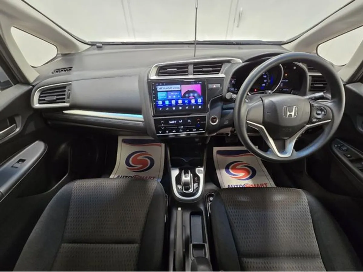 Honda Fit Hybrid F Automatic  Reversing Camera - Image 4