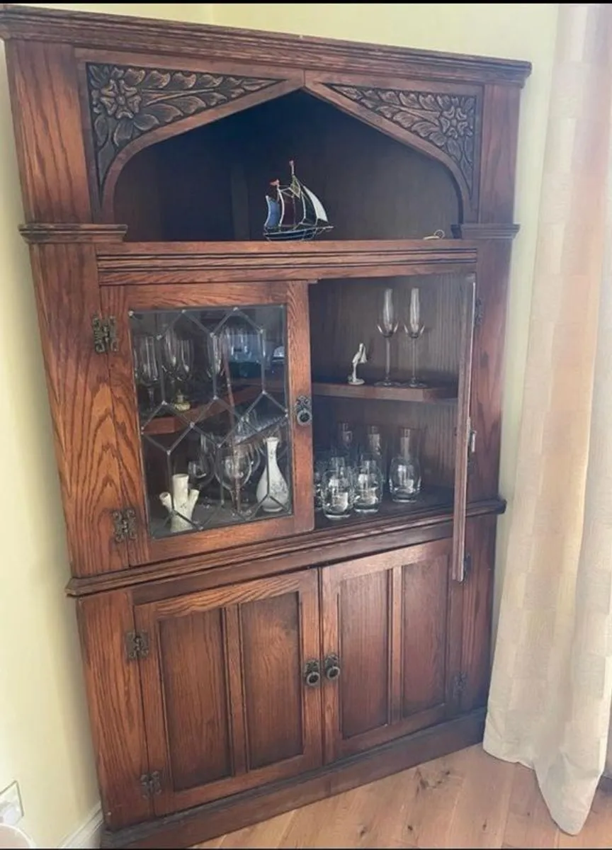 Woooden corner cabinet