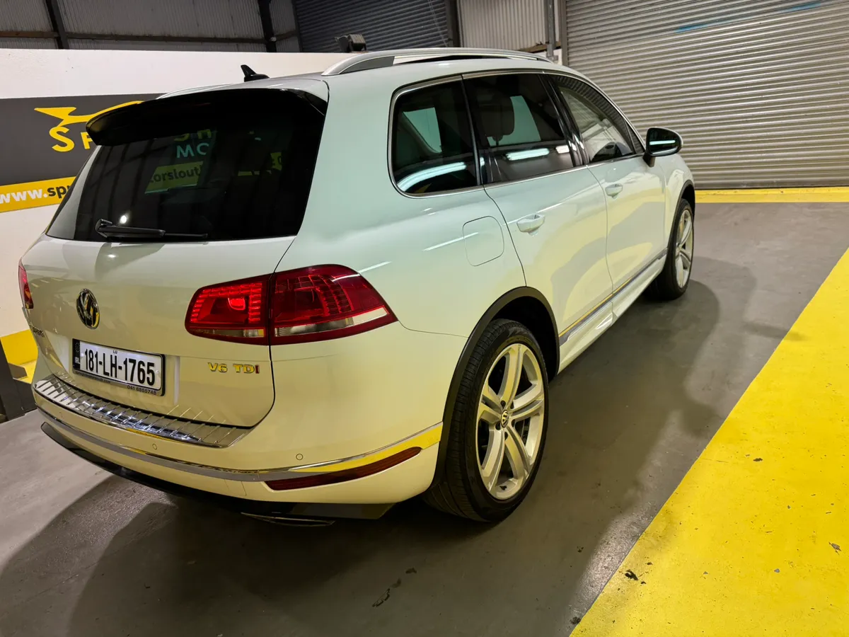 Volkswagen Touareg R Line 3.0 TDI V6 5 Seate 262PS - Image 3