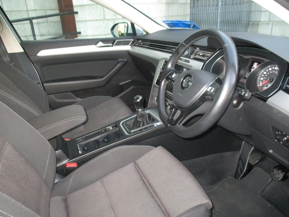 2018 VW PASSAT 1.6 TDI SE BUSINESS 120 BHP - Image 4