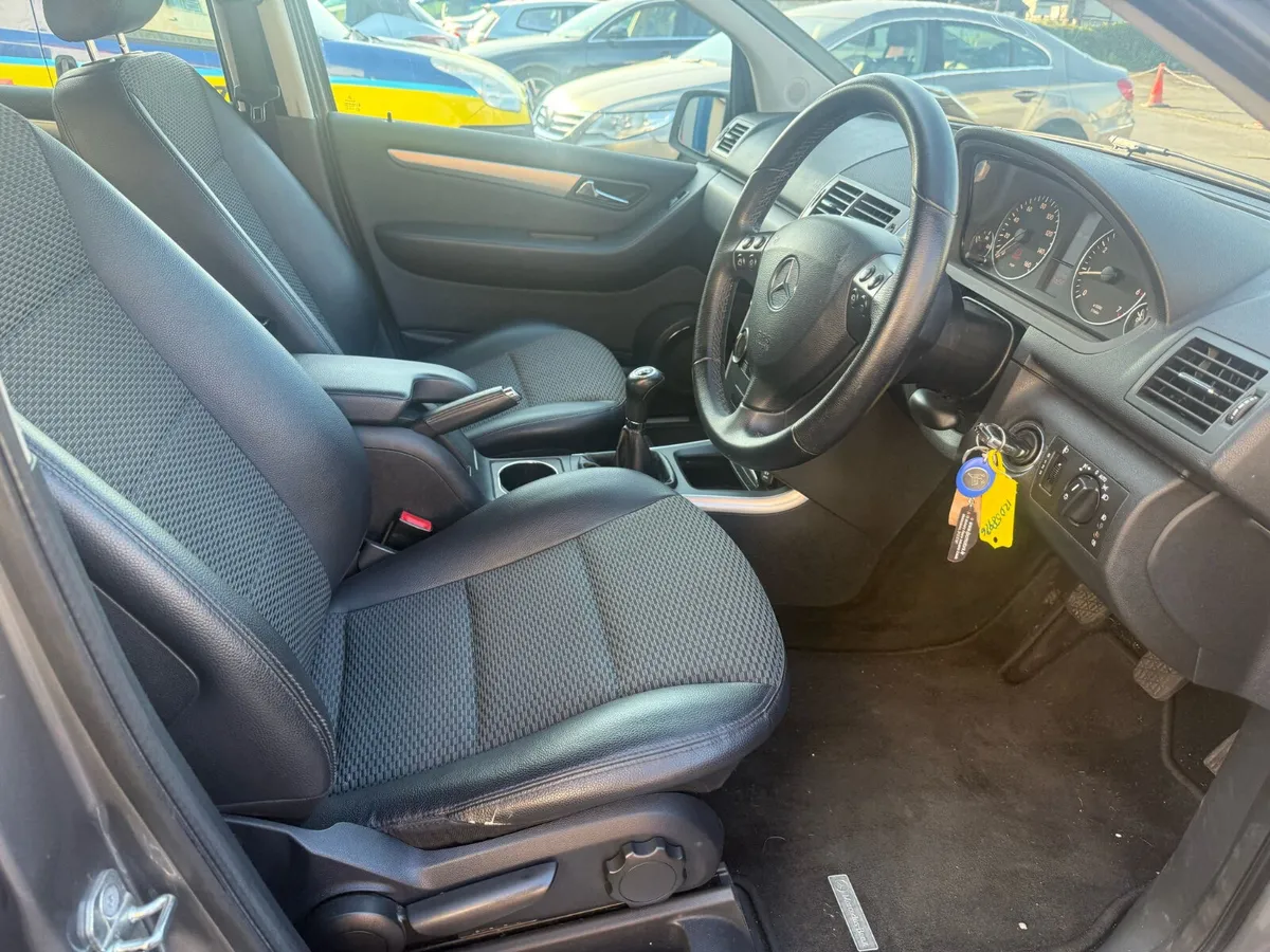 Mercedes-Benz A-Class 2012 Low mileage - Image 4
