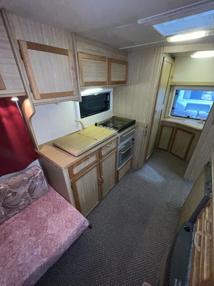 Elddis Hurricane - Image 3