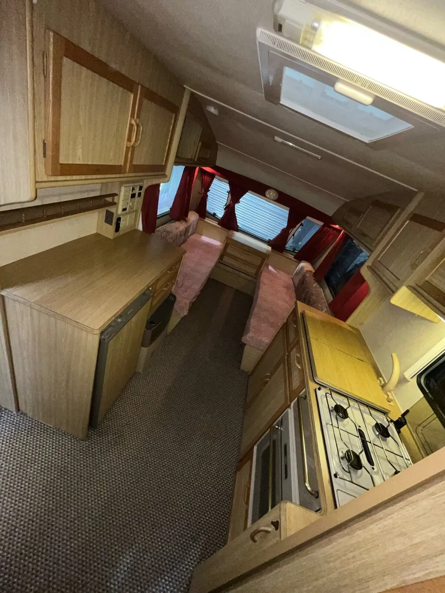 Elddis Hurricane - Image 2