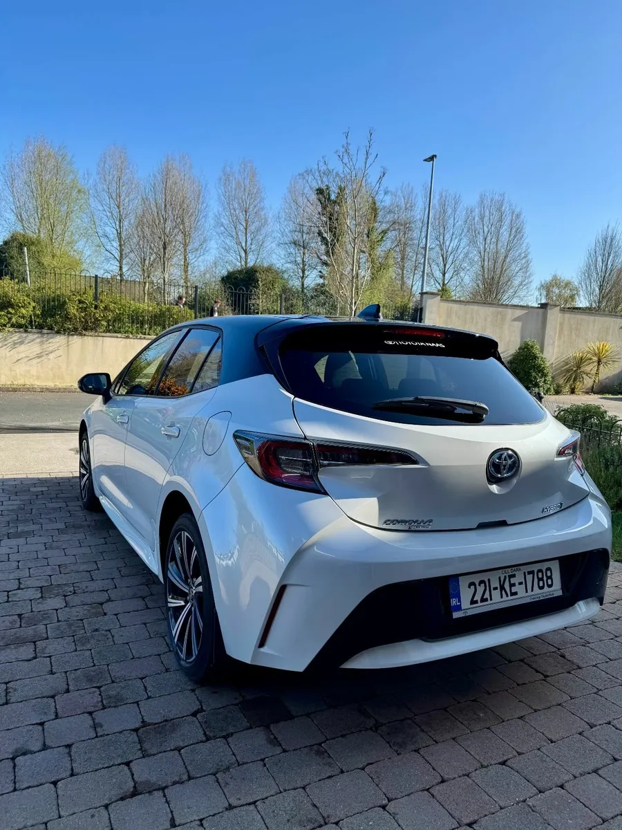 Toyota Corolla Luna Sport Hatchback – Low Mileage - Image 2