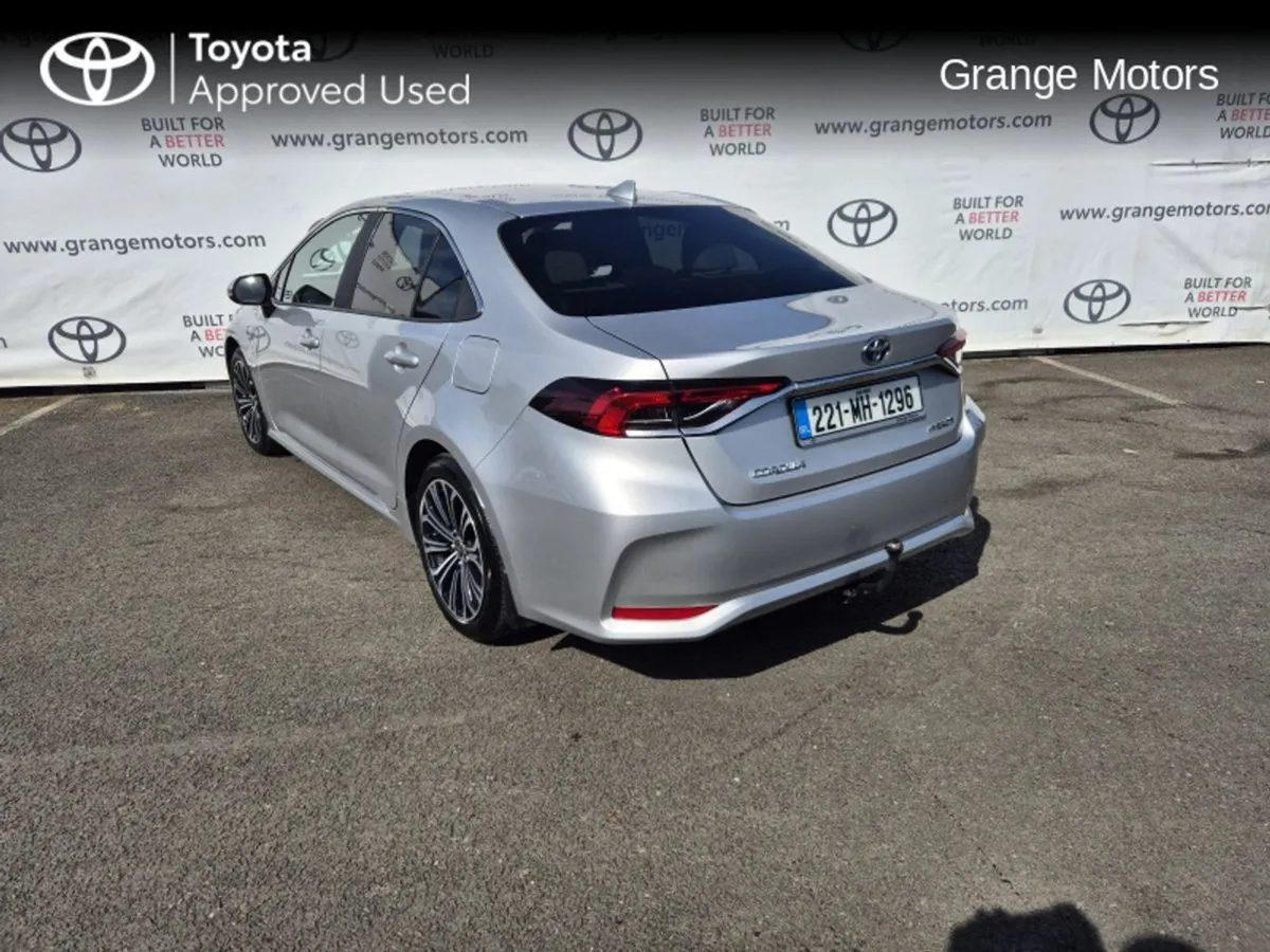 Toyota Corolla 1.8 Hybrid Luna Sport SAL - Image 2