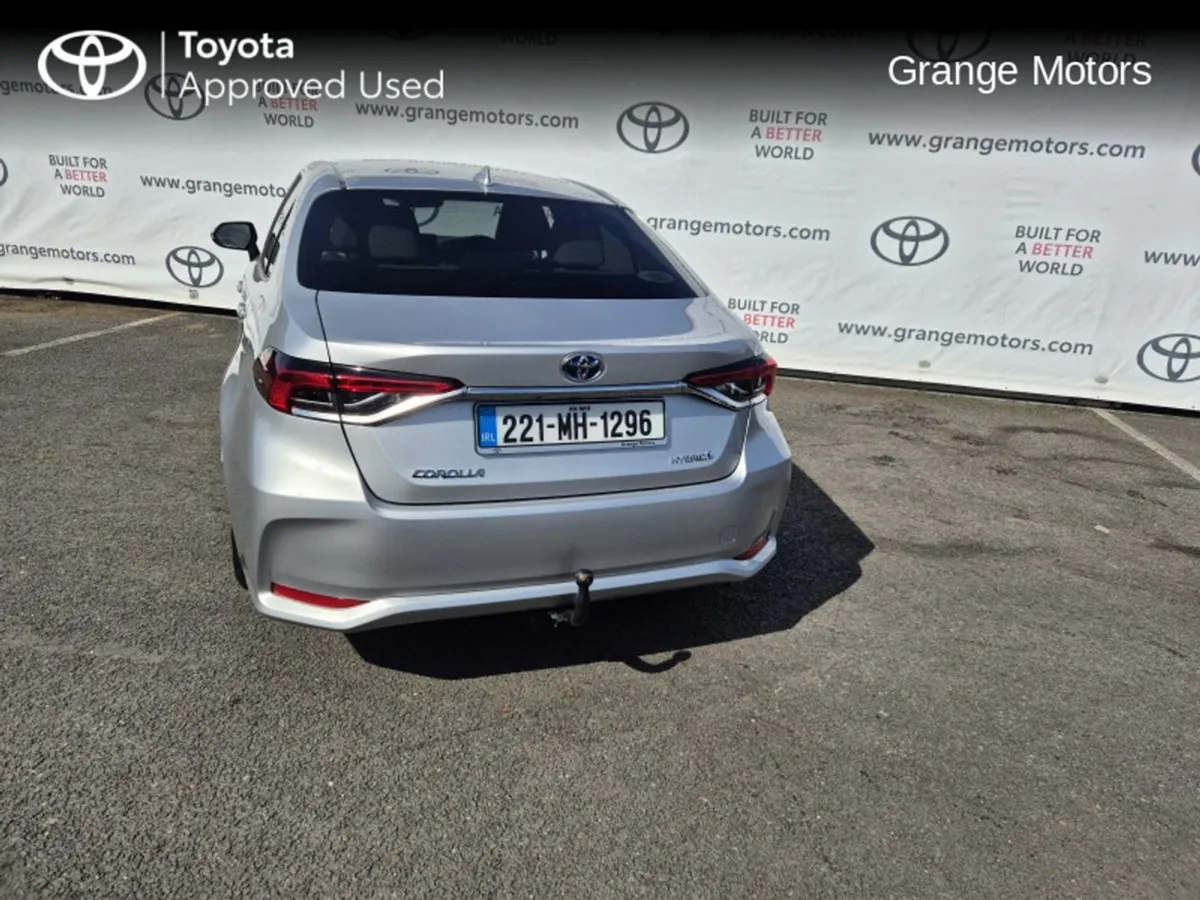 Toyota Corolla 1.8 Hybrid Luna Sport SAL - Image 4