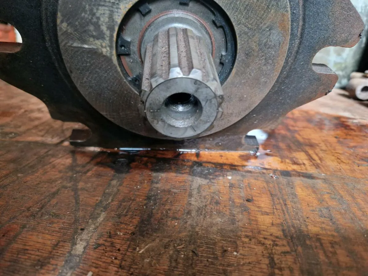 Hydraulic pump - Image 2