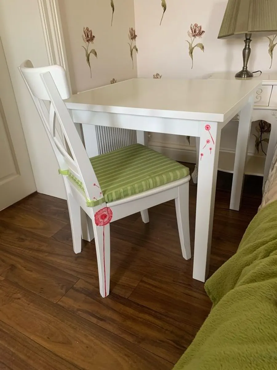 Desk and chair - Image 1